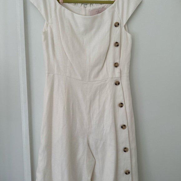 Gal Meets Glam, size 6, Elegant Cream Button-Down jumpsuit - Picture 1 of 4
